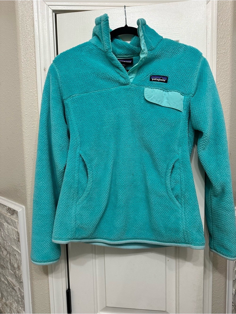 Patagonia Women’s Teal Pullover Fleece Hoodie